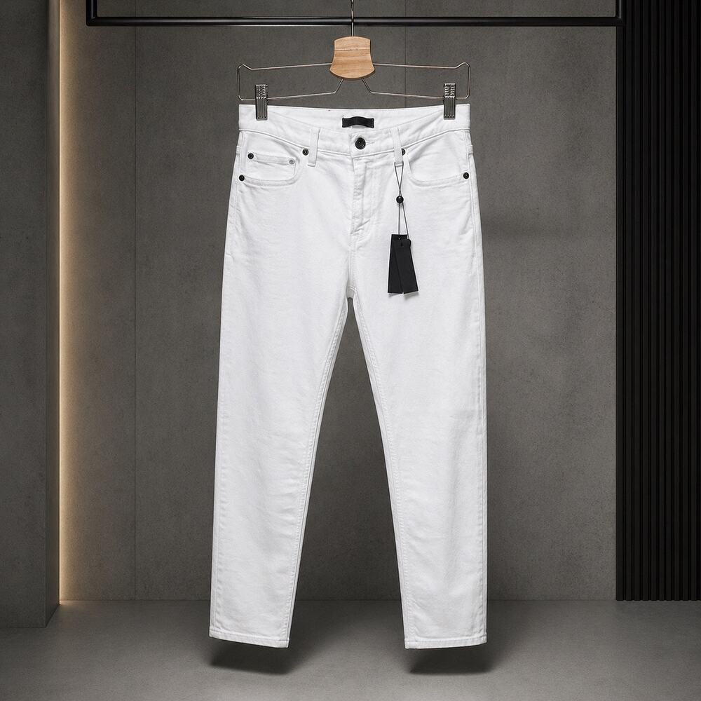 NWT: John Varvatos JV703 Skinny Straight White Jeans Size 30